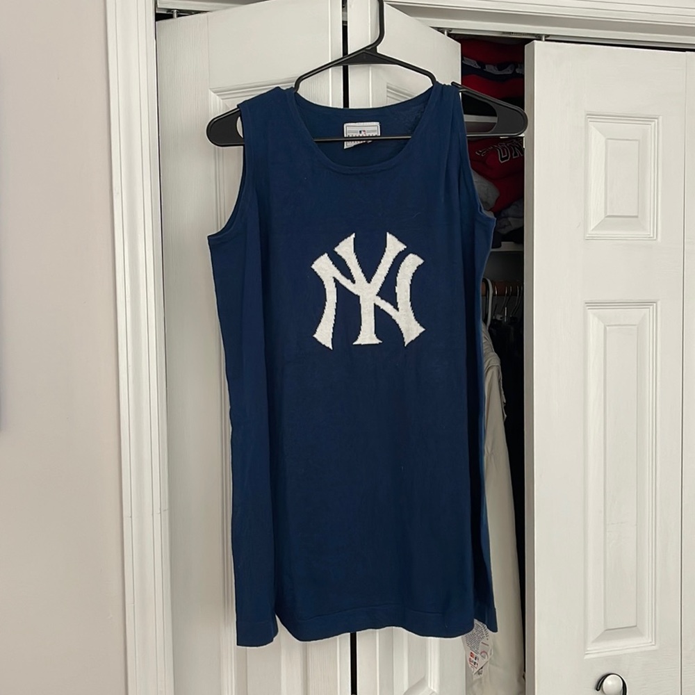 Yankee cut off sweater
